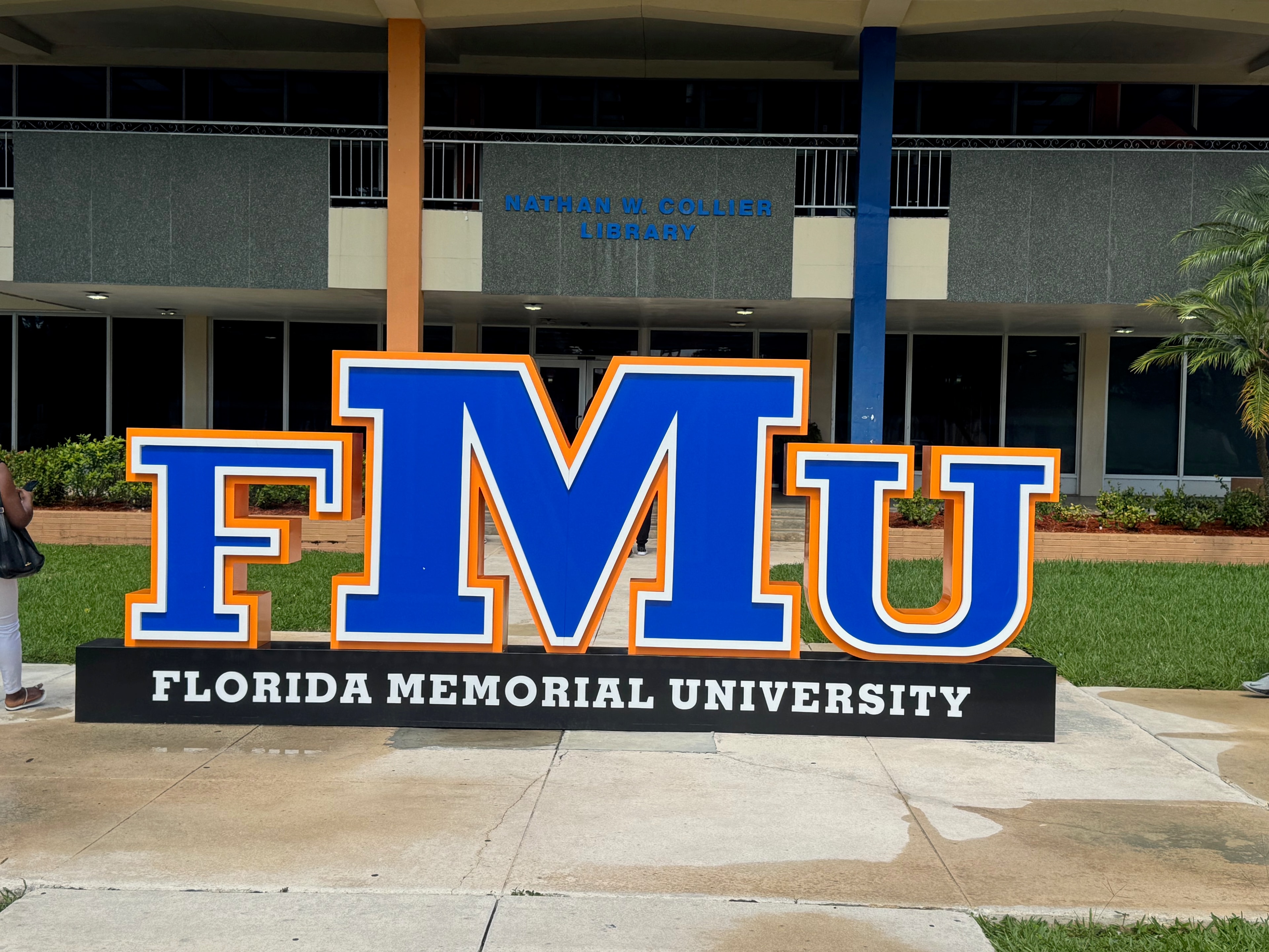 Florida Memorial University campus sign